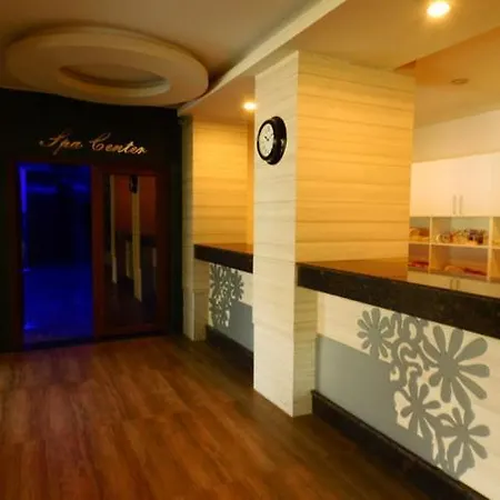 Апартаменты Crystal Garden A I