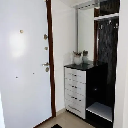 Apartment Crystal Garden A I